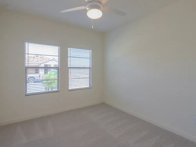 40285 W Chambers Ave — Photo 5
