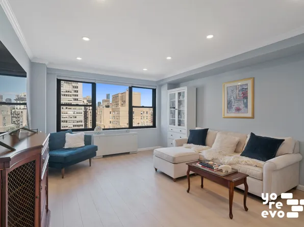 166 East 61st Street image 1 of 9