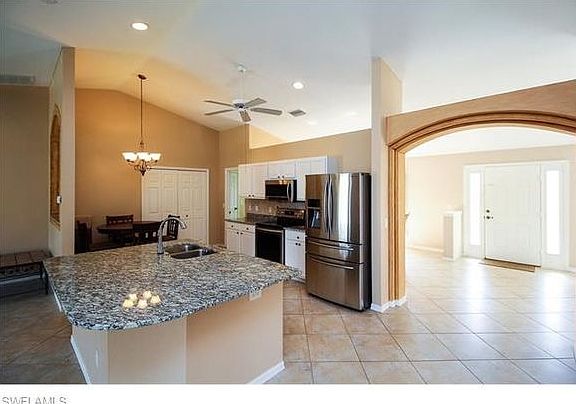 4th image of 908 SE 5th Pl