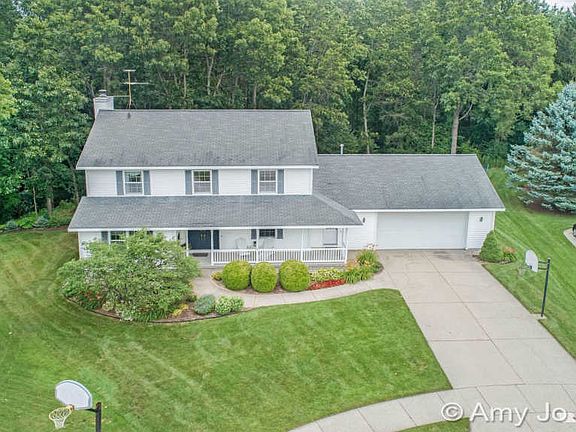 2nd image of 3009 Crownview Ct NE