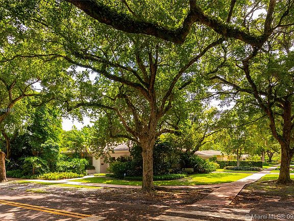 3rd image of 950 Bayamo Ave Lot 1