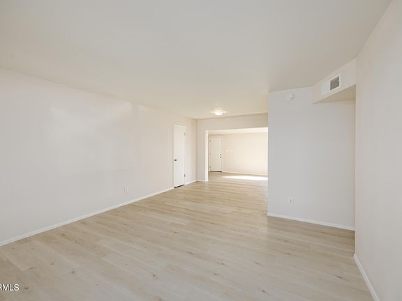 4th image of 8827 W SELLS Drive