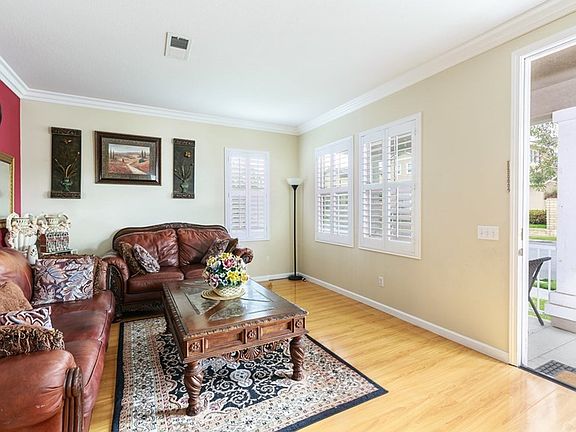 4th image of 503 Hacienda Ln
