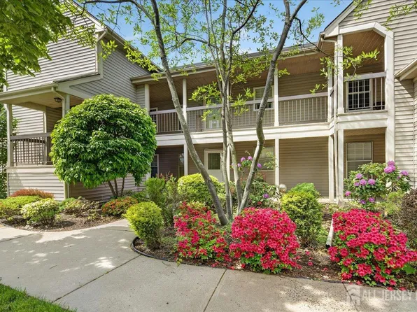 124 Concordia Cir #H, Monroe Township, NJ 08831