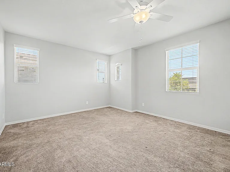 2511 S Entwistle St — Photo 15