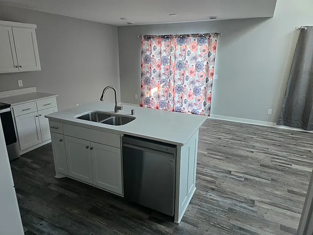 22857 Dakotah St NW — Photo 2