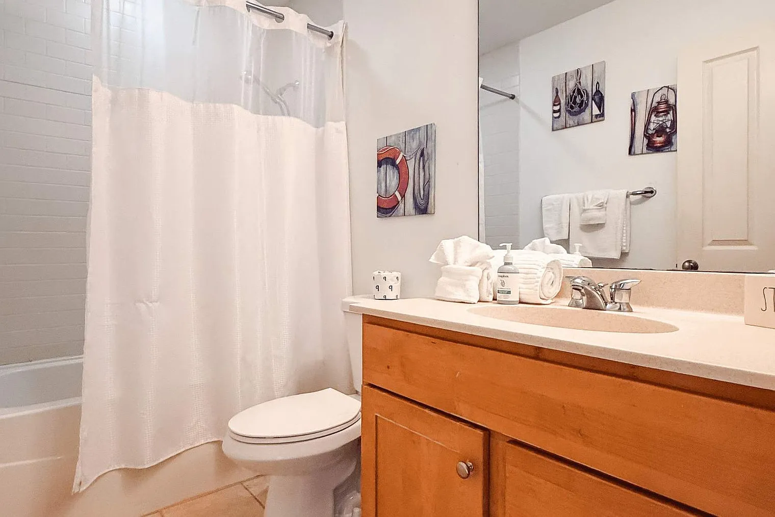 3 bed, 2.0 bath, 1679 sqft, $5,147 — Photo 4