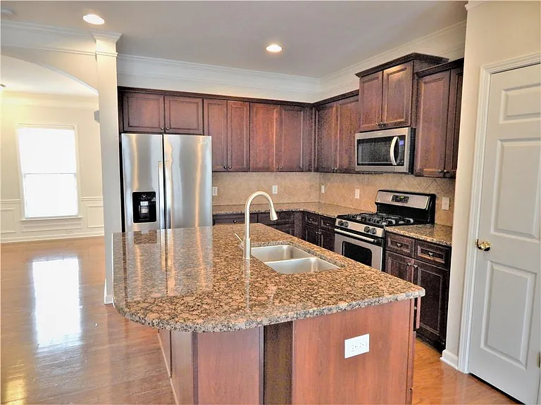 10829 Yorkwood St — Photo 13