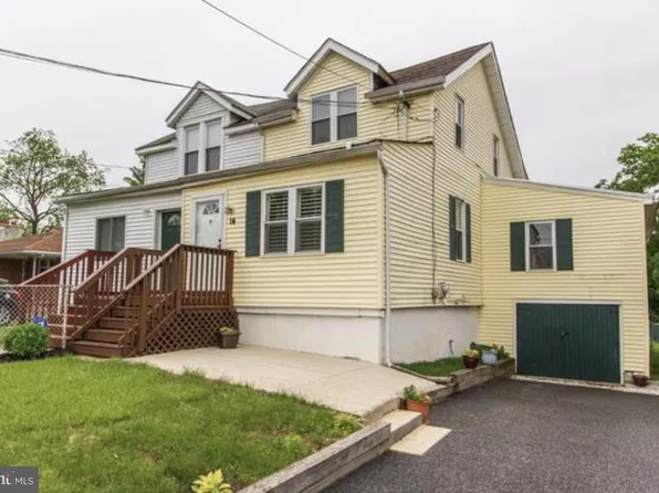 14 Nicholas Ct, Upper Chichester, PA 19014