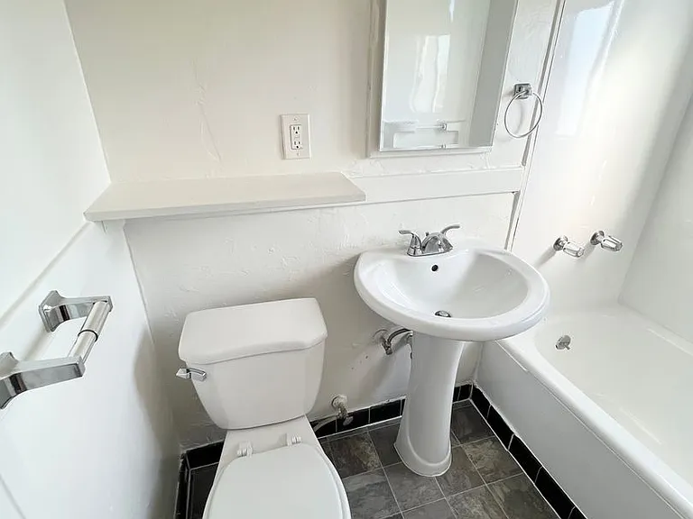 1147 Broad Ave — Photo 13
