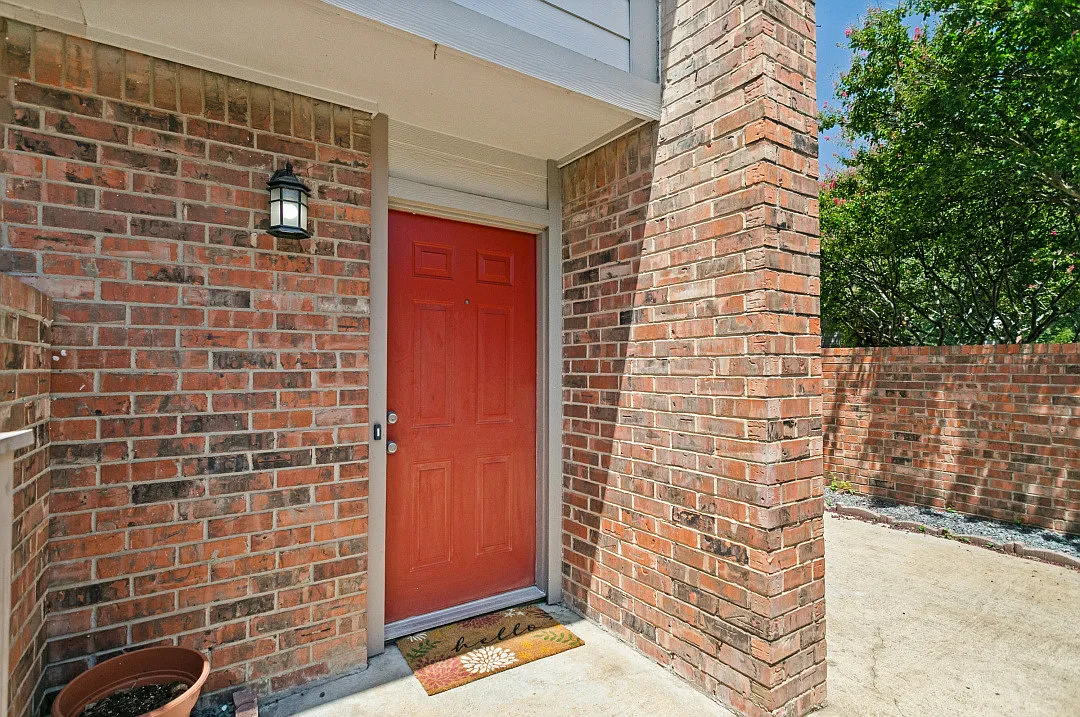 1 bed, 1.5 bath, 912 sqft, $1,500 — Photo 3