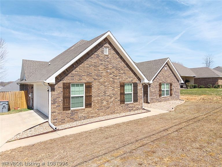 Listing photo 4