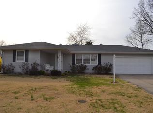 408 Murray Dr, Centralia, IL 62801