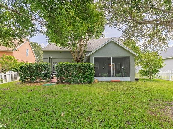 3rd image of 10832R Newbridge Dr