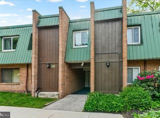 810 Meadowview Ln #810, Mont Clare, PA 19453