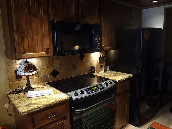 2nd image of 902 W Parkway Dr