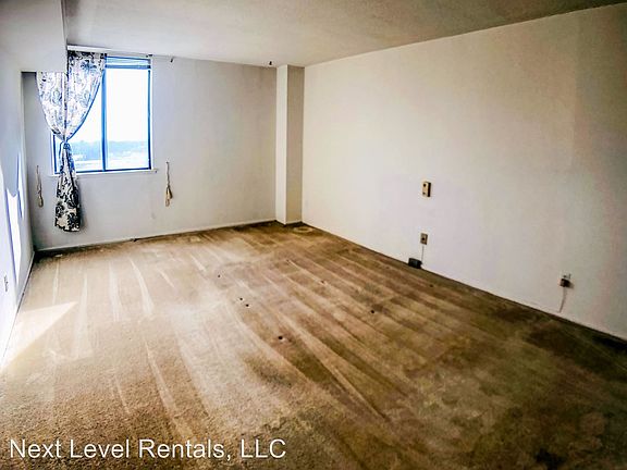 3rd image of 118 Monroe St APT 1209