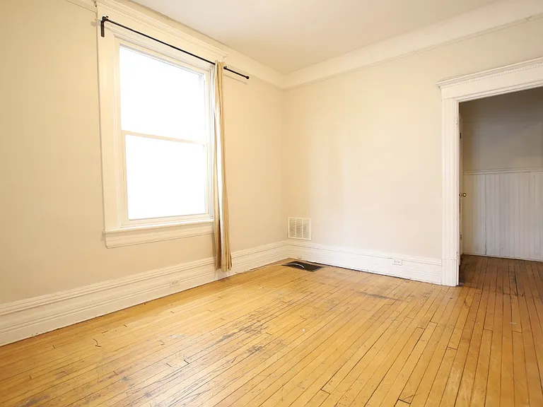 554 McLeod St #1 — Photo 4