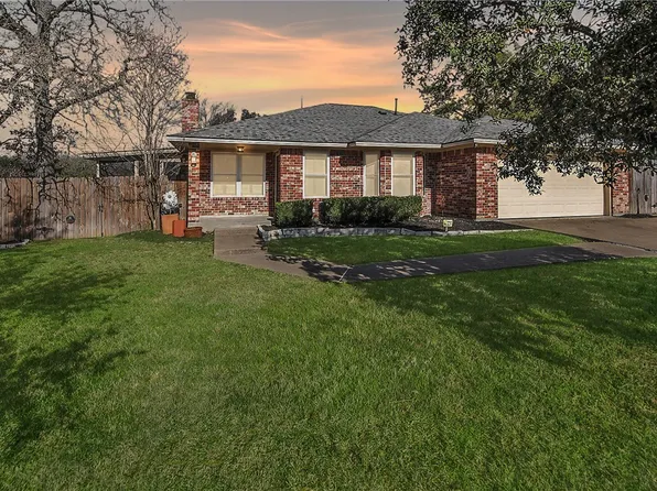 3601 Brighton Dr, Bryan, TX 77802