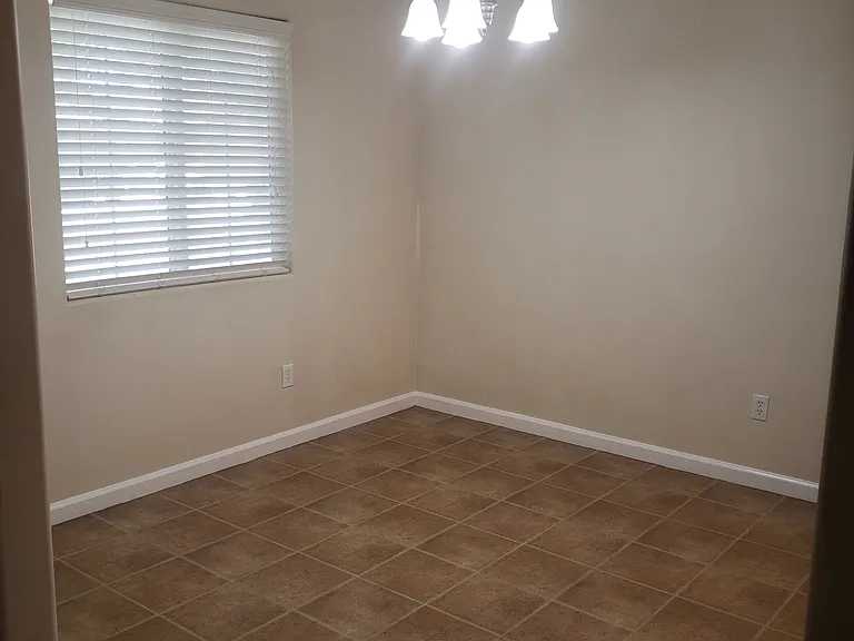 4729 W Elkhorn Ave — Photo 11