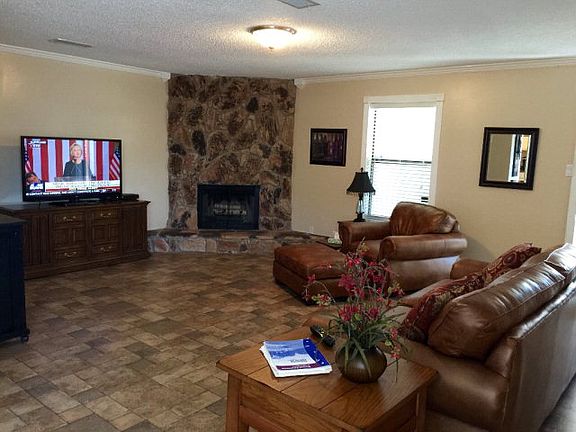 3rd image of 1610 La Casa Dr