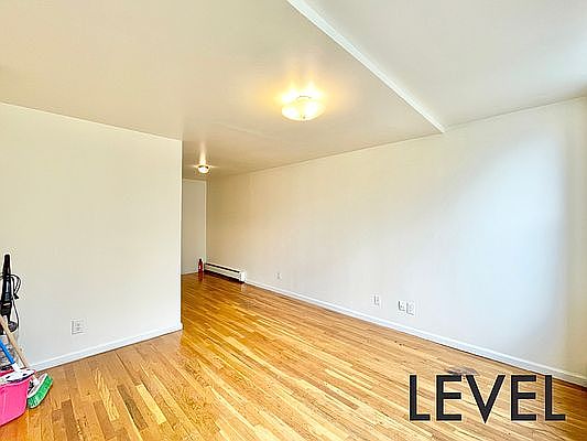 5th image of 396 Tompkins Ave #3A
