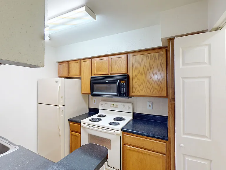 Lakewood Place — Photo 68