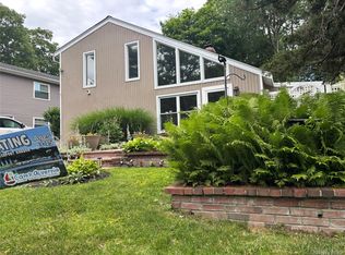 42 Bennett Ave, Huntington Station, NY 11746