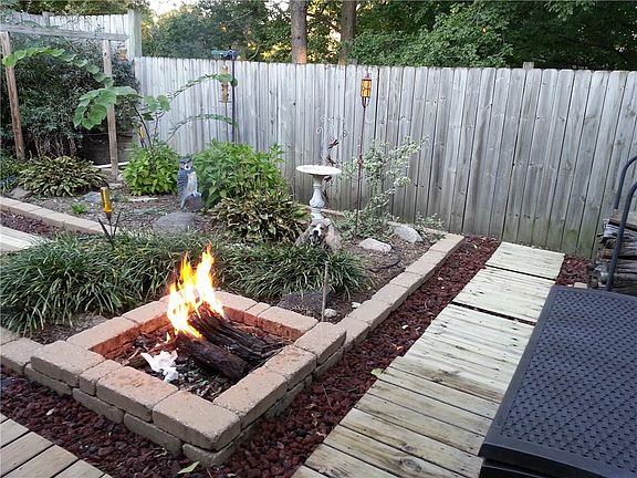 3rd image of 3375 Highwoods Dr N