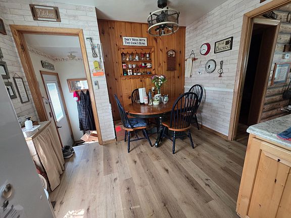 5th image of 206 Pine Ave N