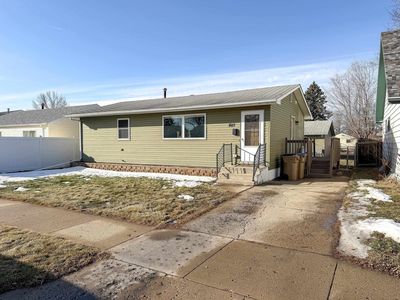 1612 1st St SE, Minot, ND, 58701