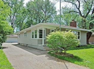 901 Fulton St, South Elgin, IL 60177