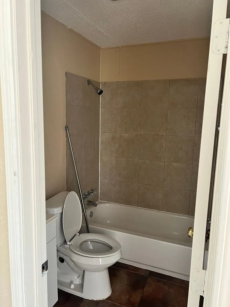 Introducing our 2 bedroom / 1 Bathroom Duplex For Rent in Beaumont, TX — Photo 2