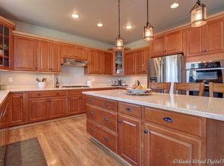 5722 Yukon Charlie Loop, Anchorage, AK 99502
