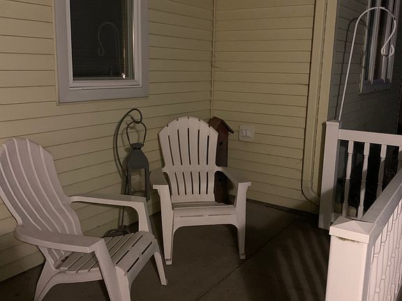 Front seating area