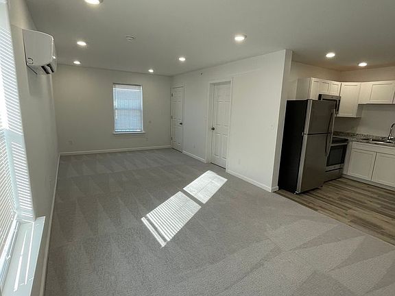 5th image of 413 Doxey St #6