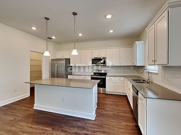 4th image of 1133 Walden Pond Dr