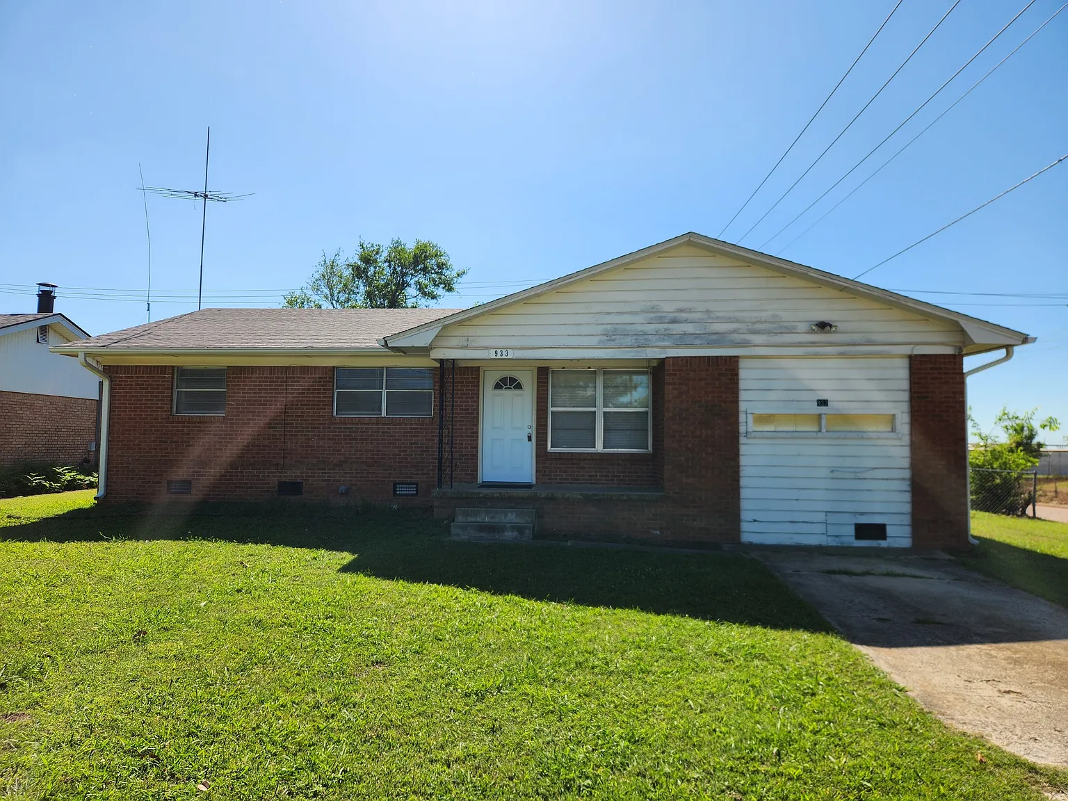 933 Crestview Ave. - Rhodes - 1 — Photo 1