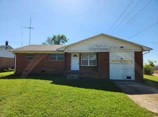 933 Crestview St, Ada, OK 74820