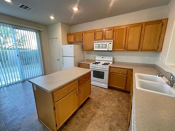 3rd image of 5640 Champagne Flower St