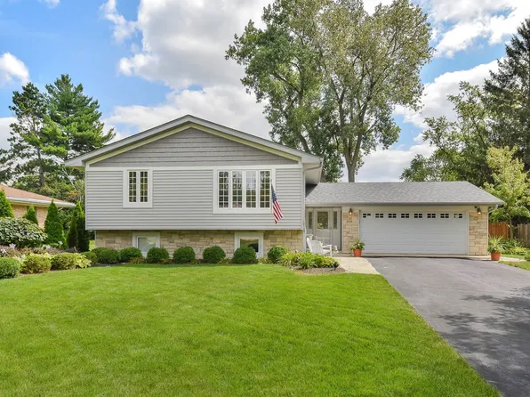 3S101 Sequoia Dr, Glen Ellyn, IL 60137