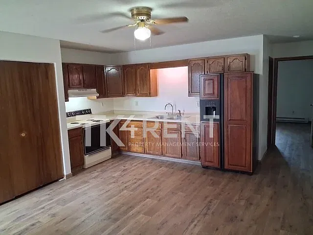 418 East Wood Street - 11 — Photo 2