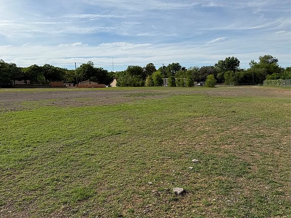 3rd image of 2 Kennedale New Hope Rd