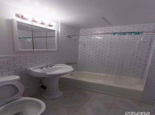 959 Wyckoff Ave APT 2R, Ridgewood, NY 11385