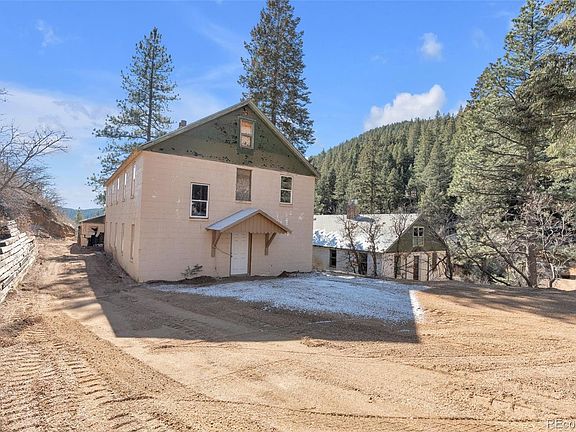 3rd image of 1906 Hidden Valley Road