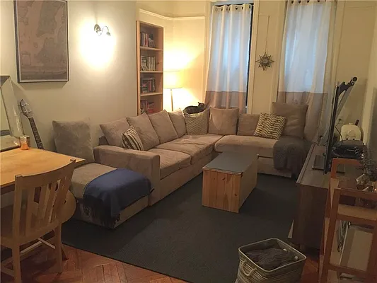 Rented by R New York | media 8