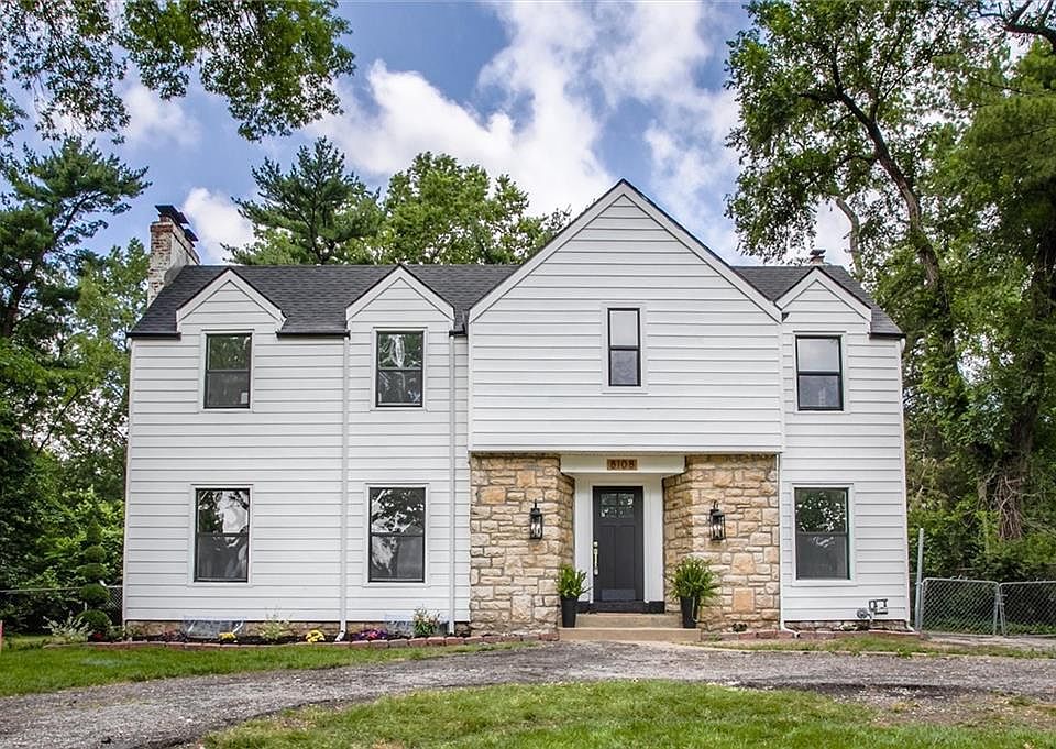 1st image of 8108 Ward Parkway Pl