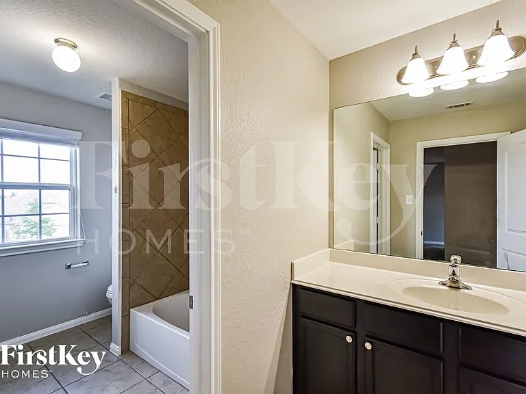 11824 Luckey Fls — Photo 11
