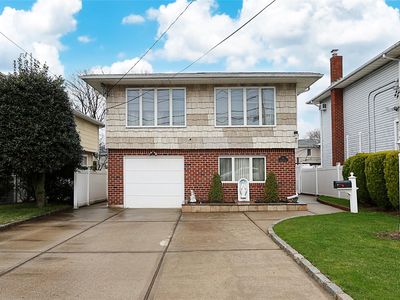 61 Barrymore Boulevard, Franklin Square, NY, 11010