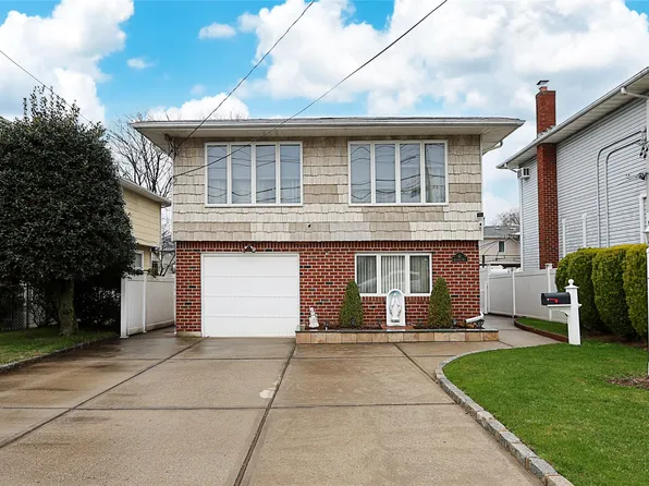 61 Barrymore Boulevard, Franklin Square, NY 11010